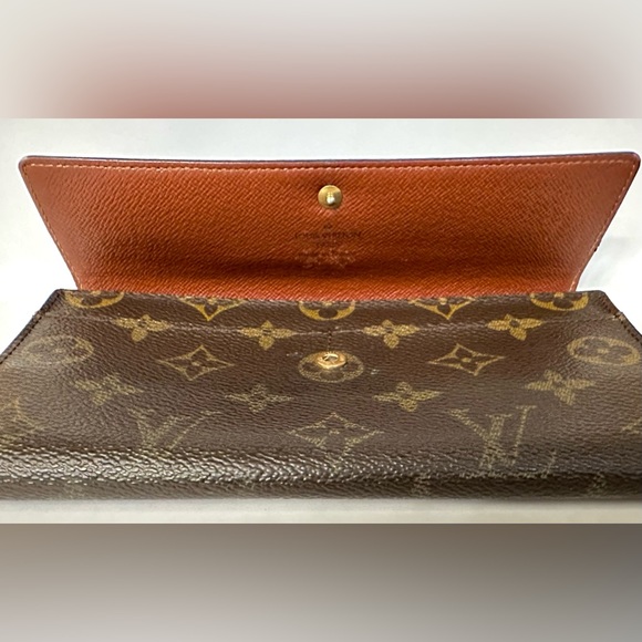 ❌Sold ❌Authentic LOUIS VUITTON
LV Monogram Coated Canvas Sarah Long Mono Wallet - Picture 8 of 9